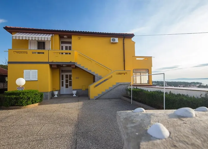 The Manzoni Family 5 3*